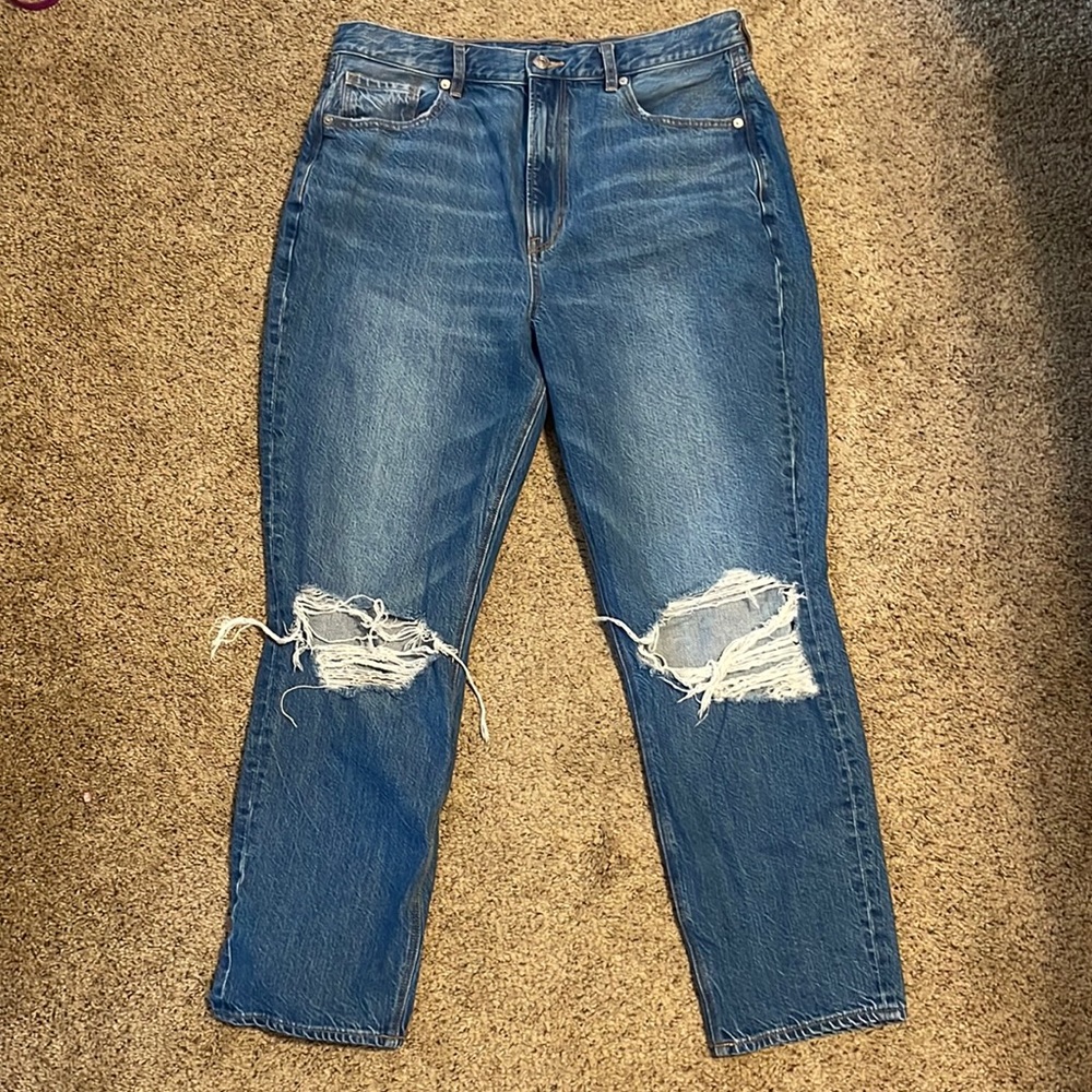 American Eagle high rise mom jean